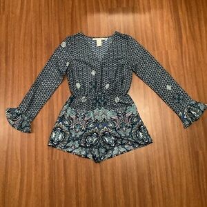 American Rag blue geometric pattern long sleeved romper